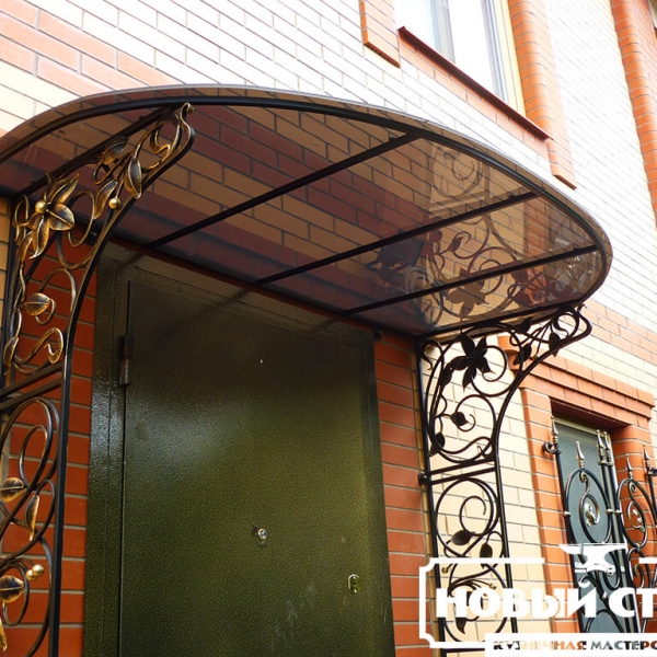 Козырек с поликарбонатом